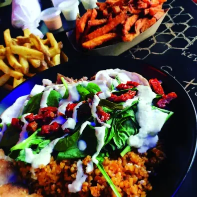 Le bonheur se trouve sur une plage en Italie