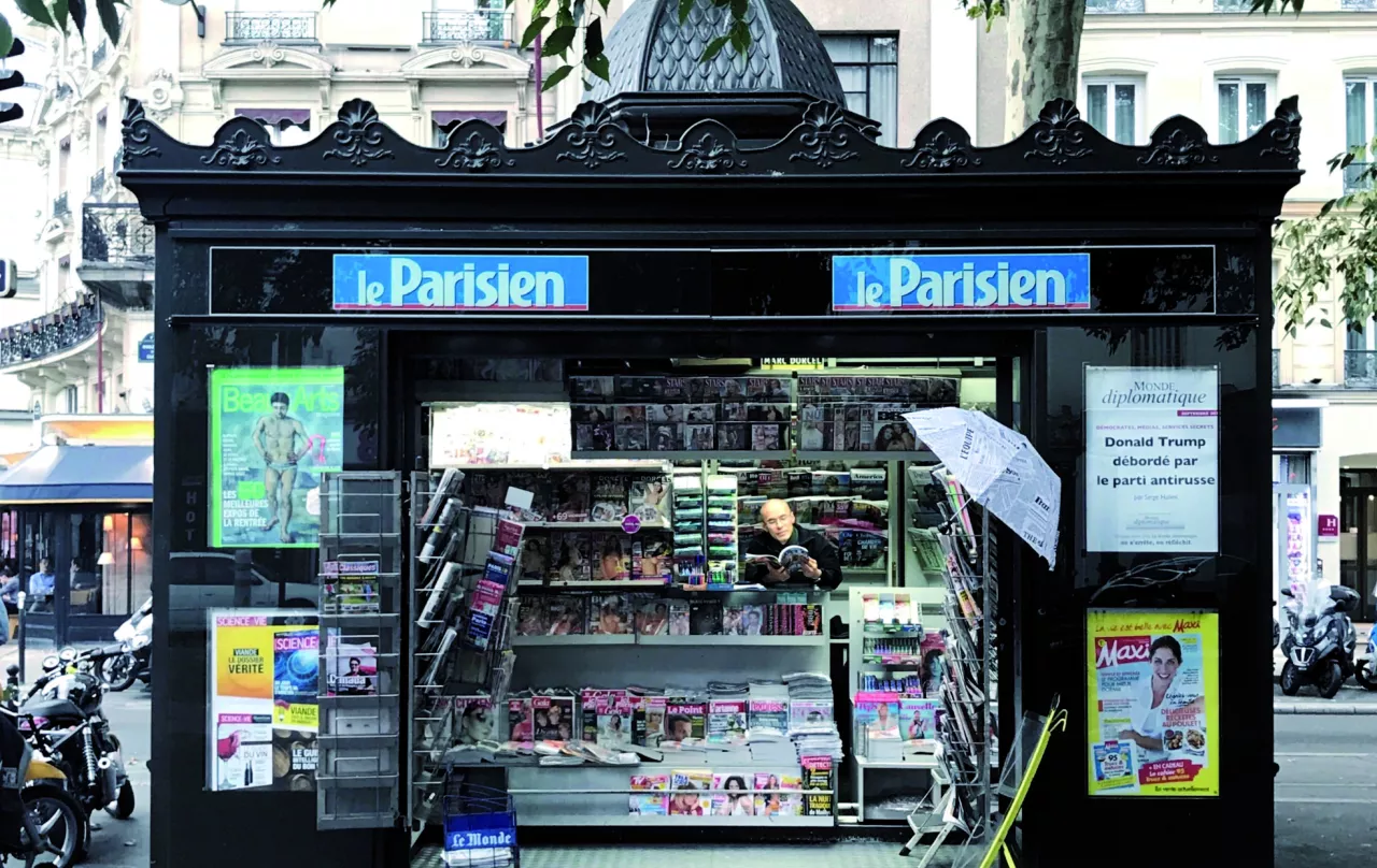 Aujourd’hui, ils font partie intégrante d’un tableau romantique du Paris post- révolution industrielle, à l’instar des bouches de métro de Guimard, des fontaines Wallace, des lampadaires Hittorf ou encore des colonnes Morris. - IMG 1