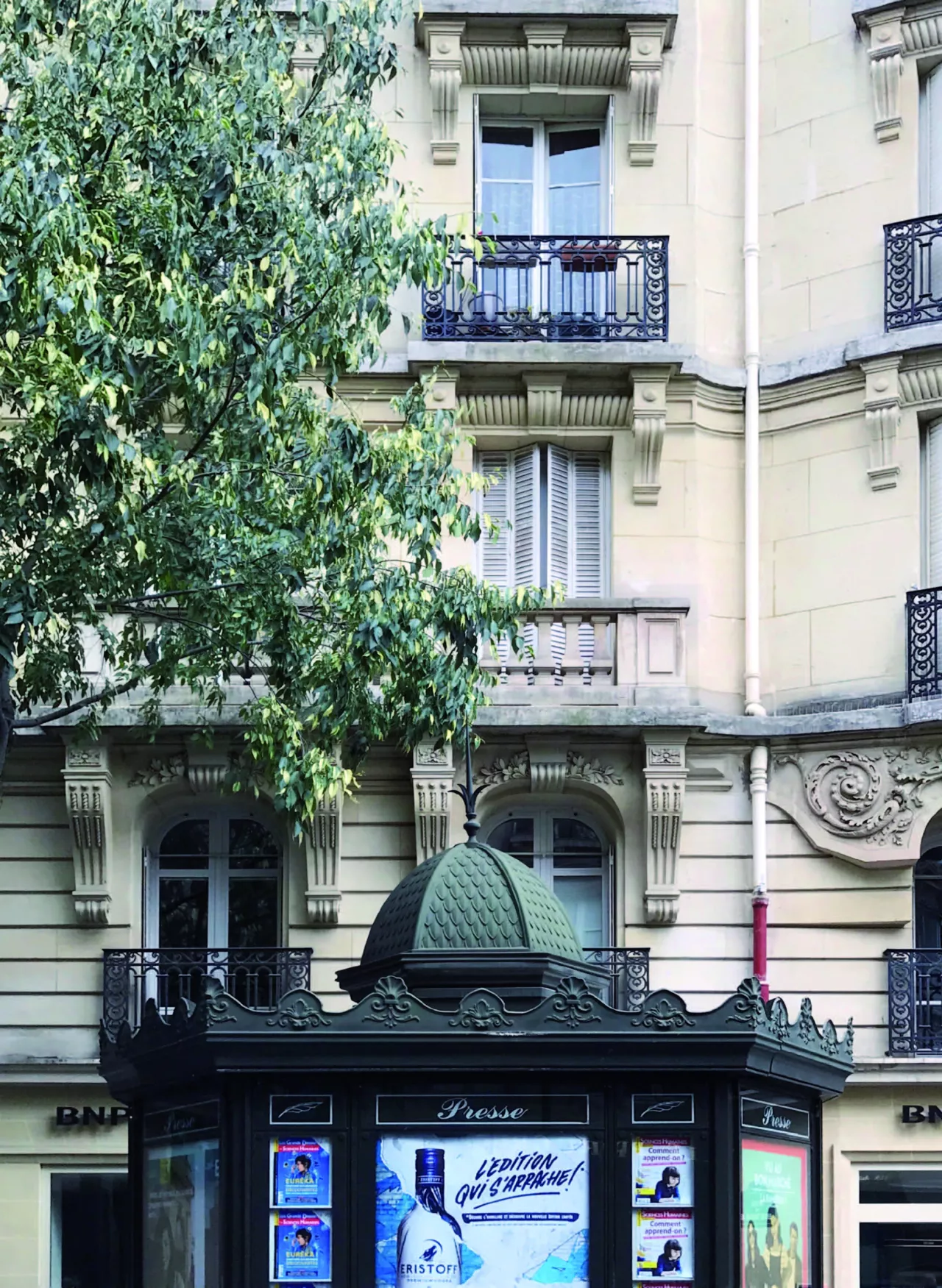 C’est cette architecture de « l’opportunisme heureux » qui donne à nos journées une saveur différente, un goût parisien !