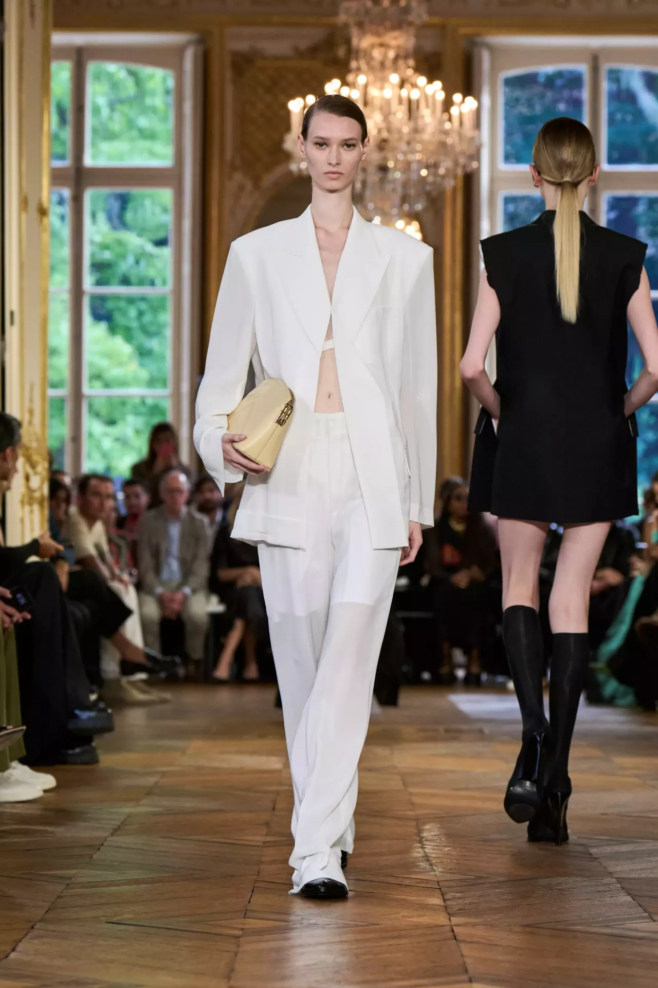 Victoria Beckham SS 24, Printemps/été 2024 - IMG 1